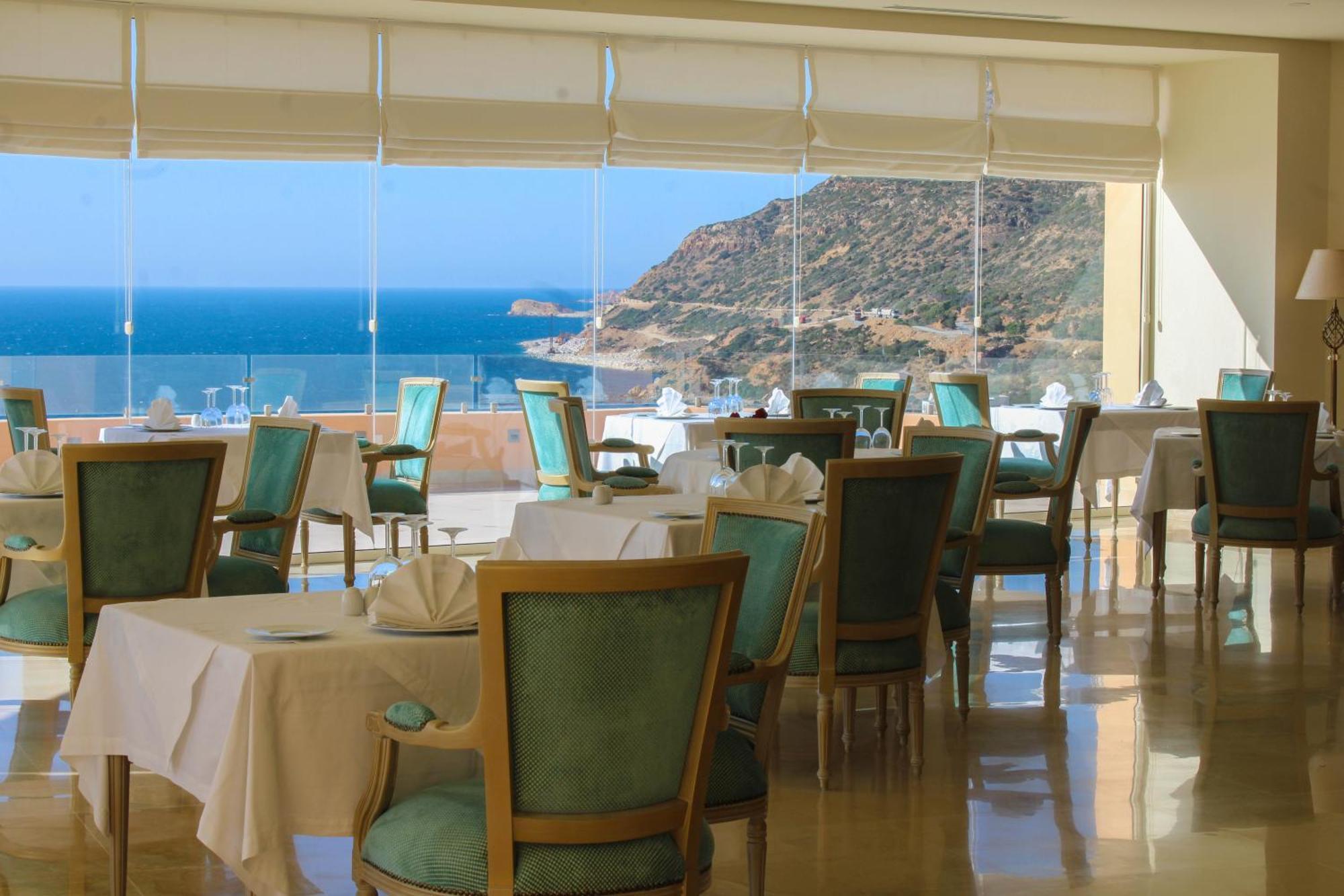 Royal Tulip Korbous Bay Thalasso & Springs (Adults Only) Qorbu Esterno foto Restaurant at the hotel