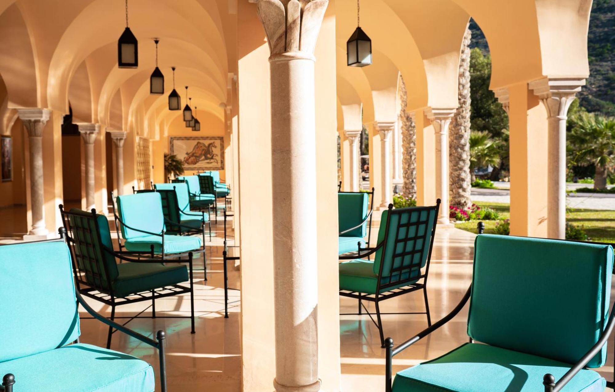 Royal Tulip Korbous Bay Thalasso & Springs (Adults Only) Qorbu Esterno foto The interior of the hotel